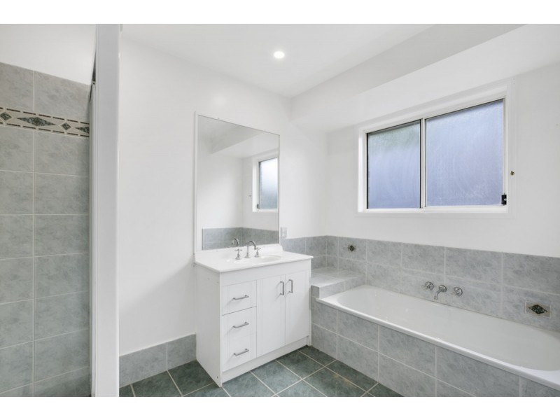 27 Crusader Way, Nerang QLD 4211