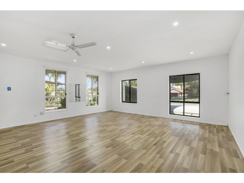 27 Crusader Way, Nerang QLD 4211