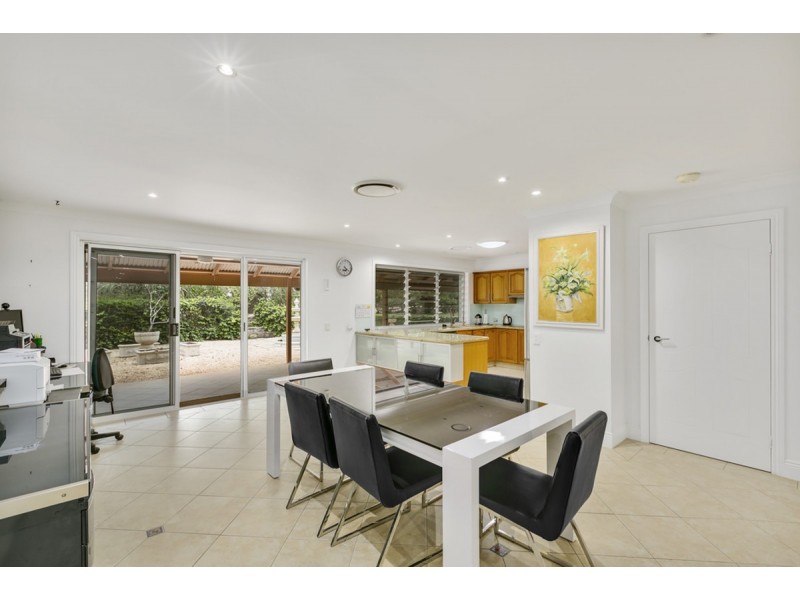 31 Winderadeen Drive, Highland Park QLD 4211