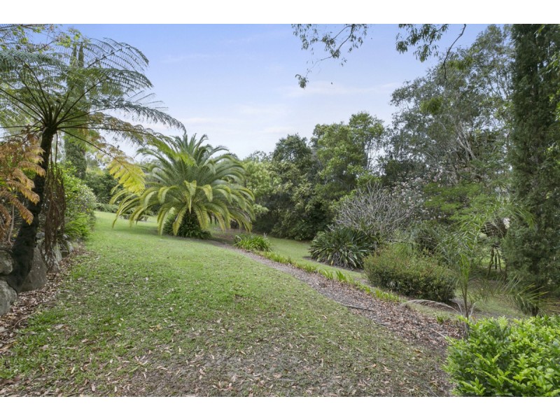 31 Winderadeen Drive, Highland Park QLD 4211