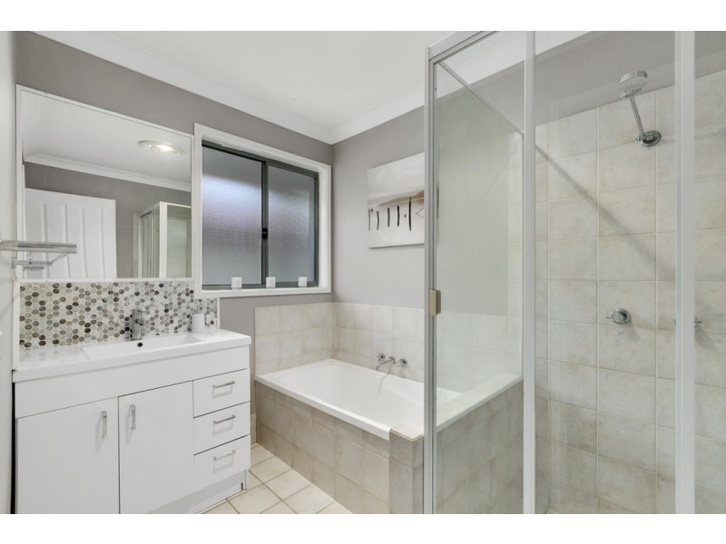8 Colorado Circuit, Parkwood QLD 4214