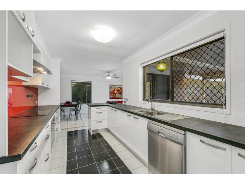 196 Bayview Street, Runaway Bay QLD 4216