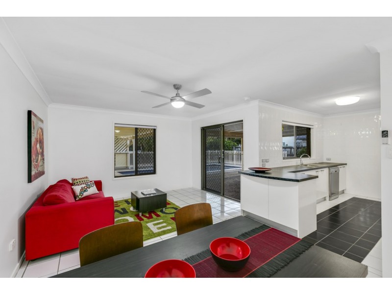 196 Bayview Street, Runaway Bay QLD 4216