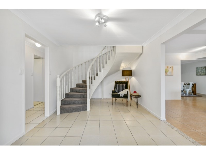 196 Bayview Street, Runaway Bay QLD 4216