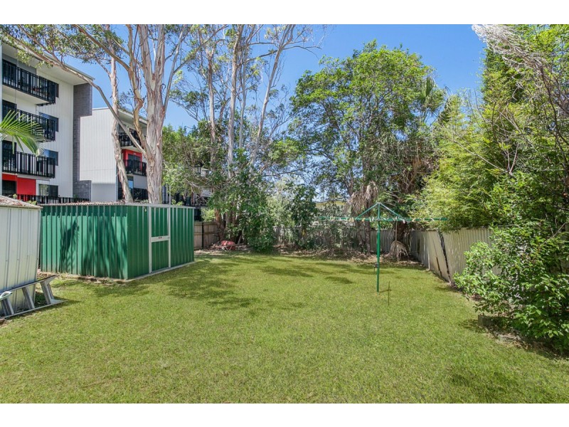 8 Railway Parade, Nerang QLD 4211