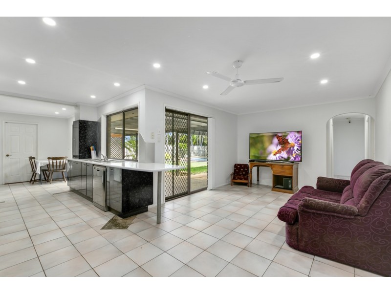 150 Alexander Drive, Highland Park QLD 4211