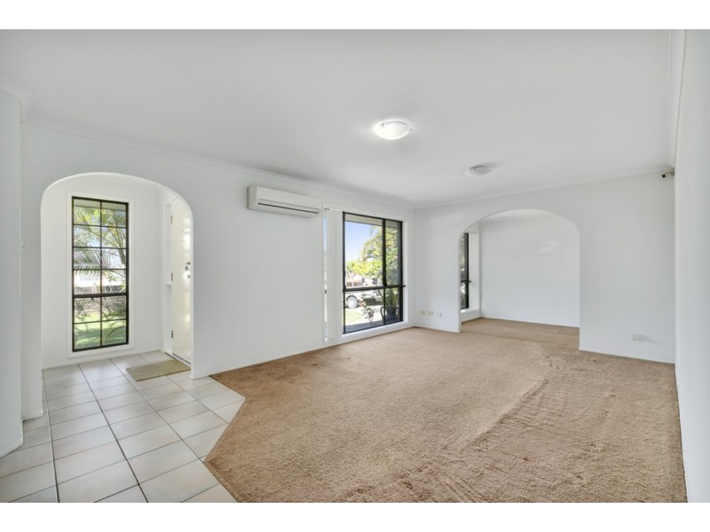 150 Alexander Drive, Highland Park QLD 4211