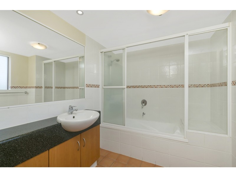 1/7 Johnston Street, Southport QLD 4215