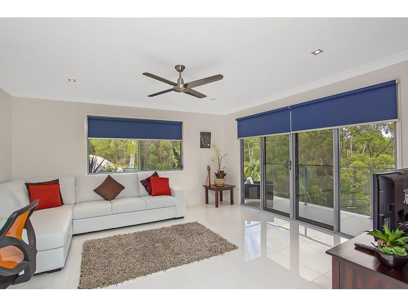 52 Tara Vista Boulevard, Highland Park QLD 4211