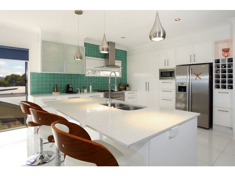 52 Tara Vista Boulevard, Highland Park QLD 4211