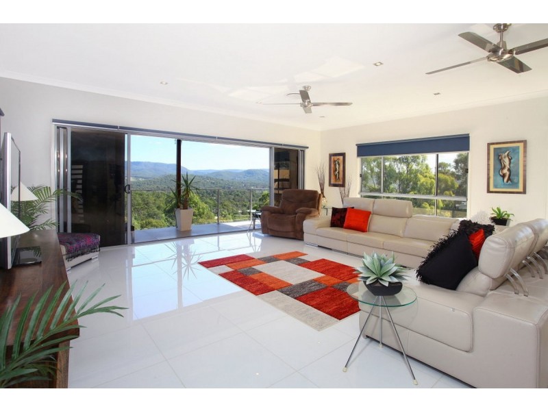 52 Tara Vista Boulevard, Highland Park QLD 4211