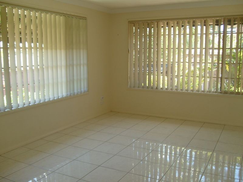 30 Armstrong Way, Highland Park QLD 4211