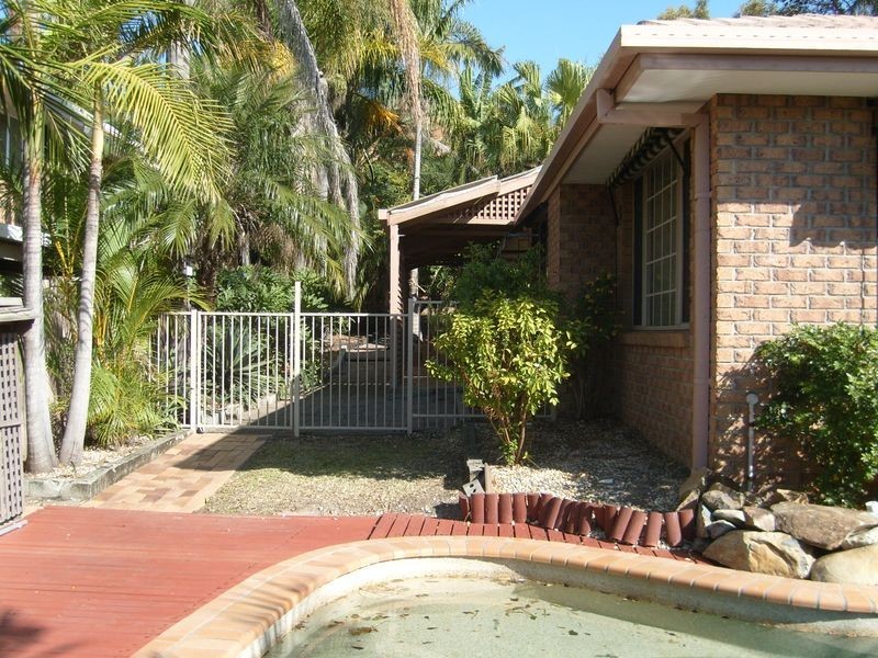 30 Armstrong Way, Highland Park QLD 4211