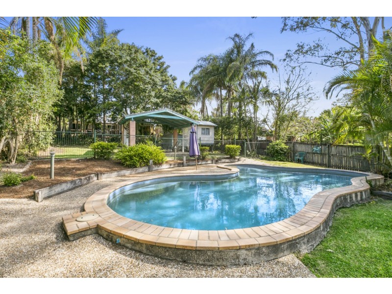 16 Hastings Crescent, Carrara QLD 4211