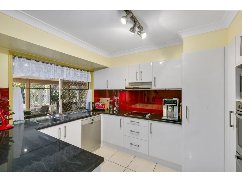 16 Hastings Crescent, Carrara QLD 4211