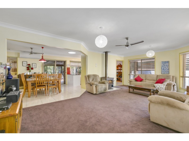 16 Hastings Crescent, Carrara QLD 4211