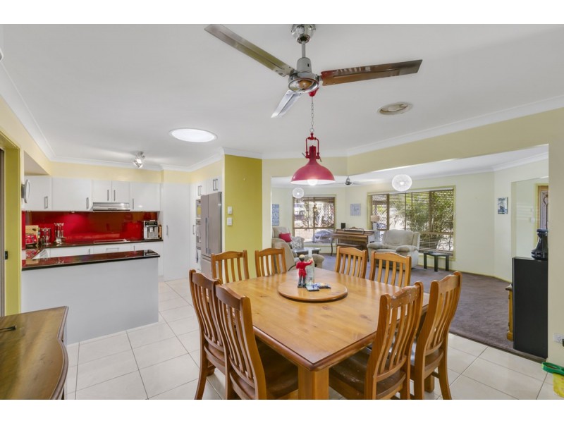 16 Hastings Crescent, Carrara QLD 4211