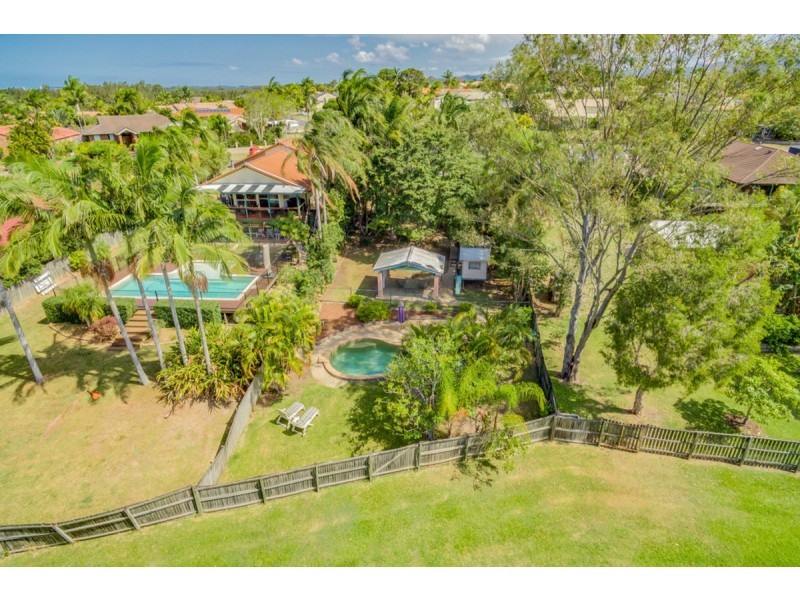 16 Hastings Crescent, Carrara QLD 4211