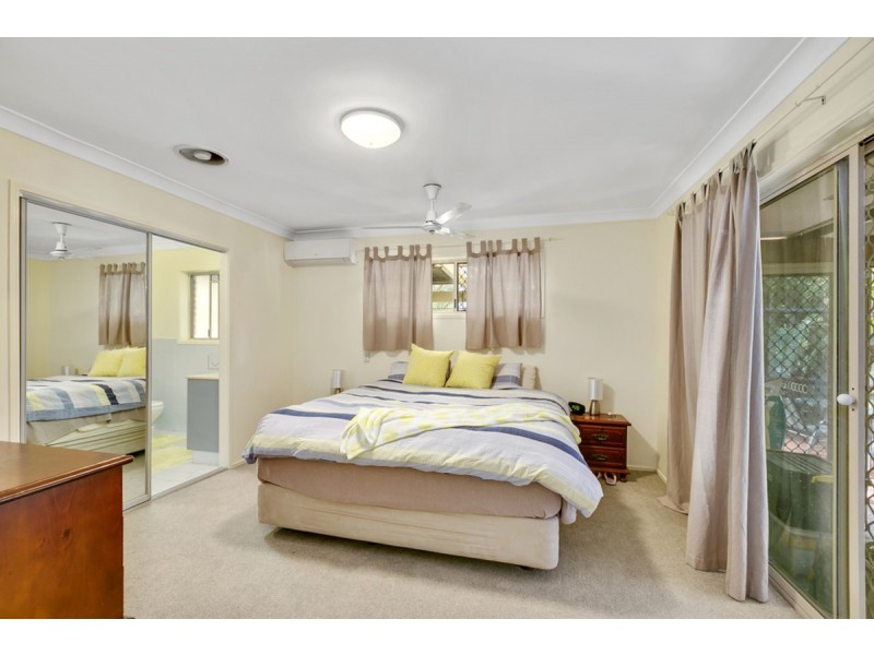 16 Hastings Crescent, Carrara QLD 4211