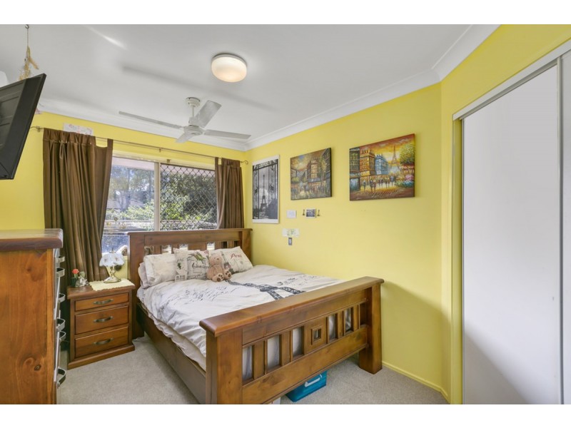 16 Hastings Crescent, Carrara QLD 4211