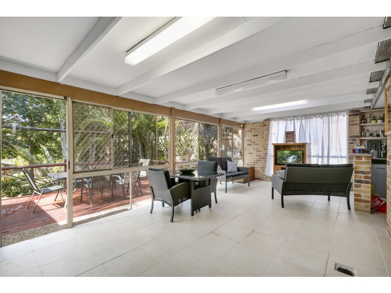 16 Hastings Crescent, Carrara QLD 4211