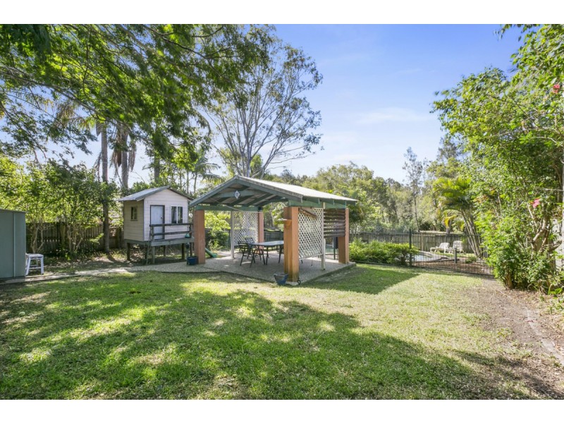 16 Hastings Crescent, Carrara QLD 4211