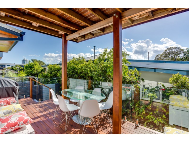 1/3 Tuesley Court, Southport QLD 4215