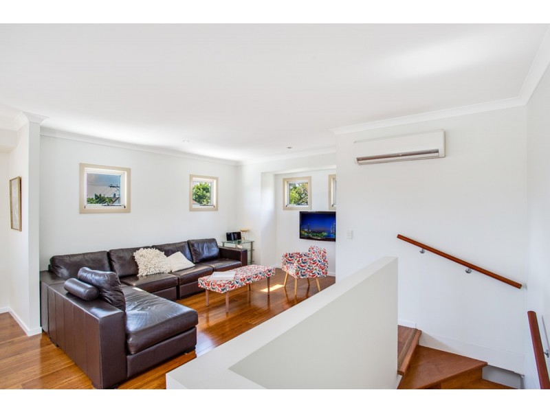 1/3 Tuesley Court, Southport QLD 4215