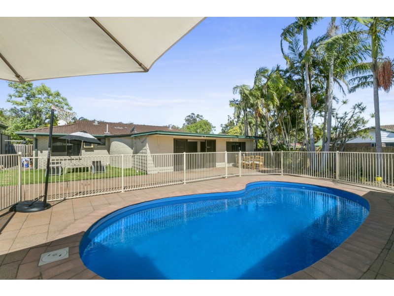 10 Canterbury Chase, Ashmore QLD 4214