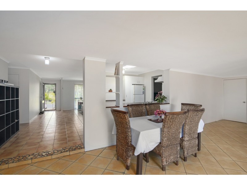 10 Canterbury Chase, Ashmore QLD 4214