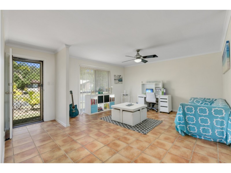 10 Canterbury Chase, Ashmore QLD 4214