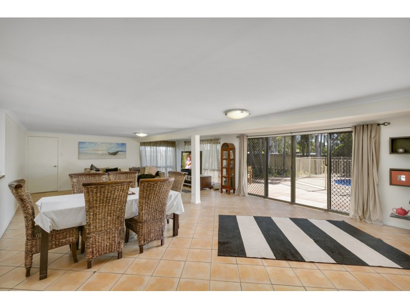 10 Canterbury Chase, Ashmore QLD 4214