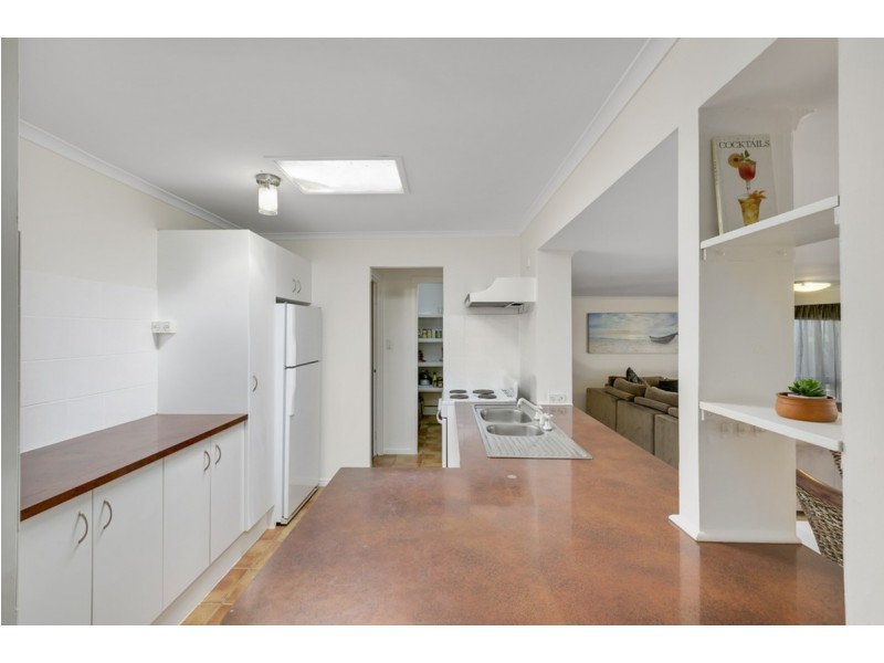 10 Canterbury Chase, Ashmore QLD 4214