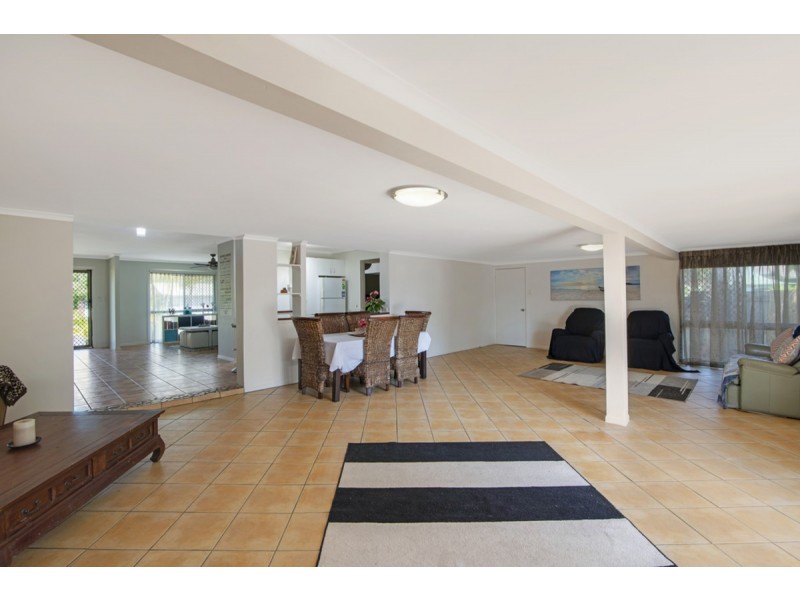 10 Canterbury Chase, Ashmore QLD 4214