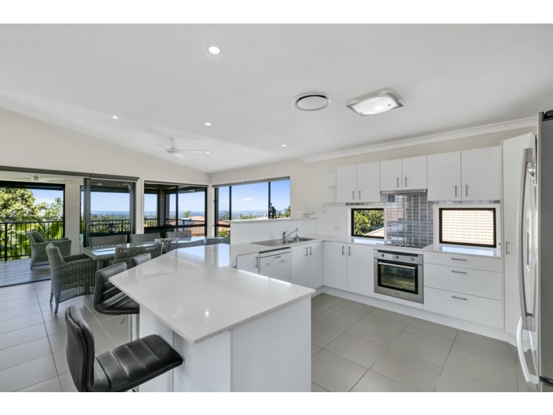 7 Ballah Crescent, Highland Park QLD 4211