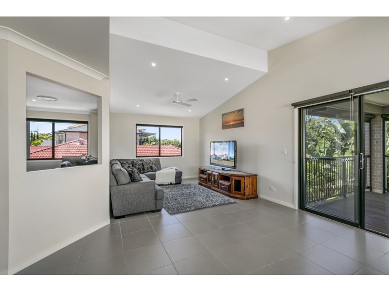 7 Ballah Crescent, Highland Park QLD 4211