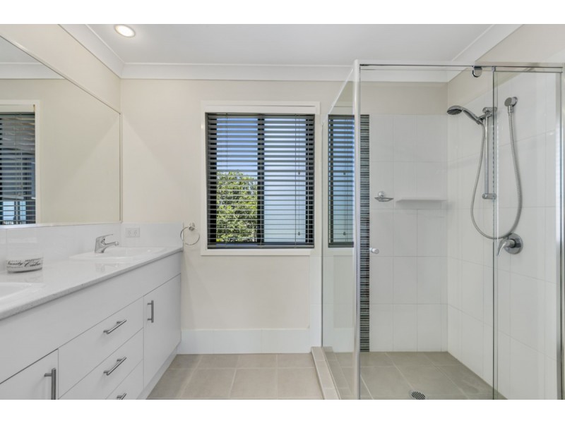 7 Ballah Crescent, Highland Park QLD 4211