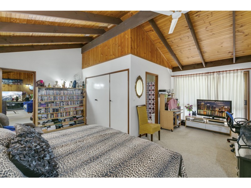 74 Nerang River Drive, Nerang QLD 4211