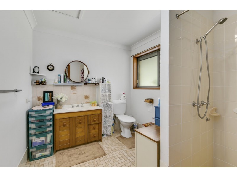 74 Nerang River Drive, Nerang QLD 4211