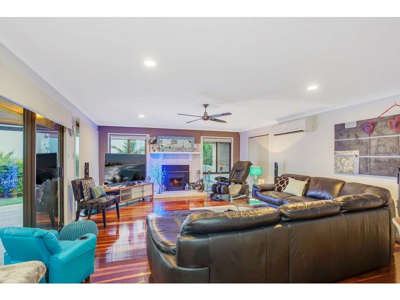 24 Trafalgar Street, Highland Park QLD 4211