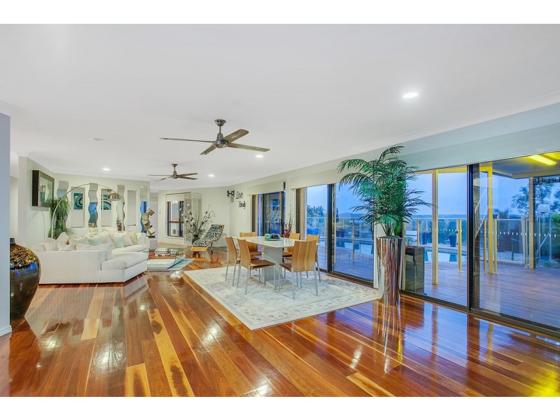 24 Trafalgar Street, Highland Park QLD 4211