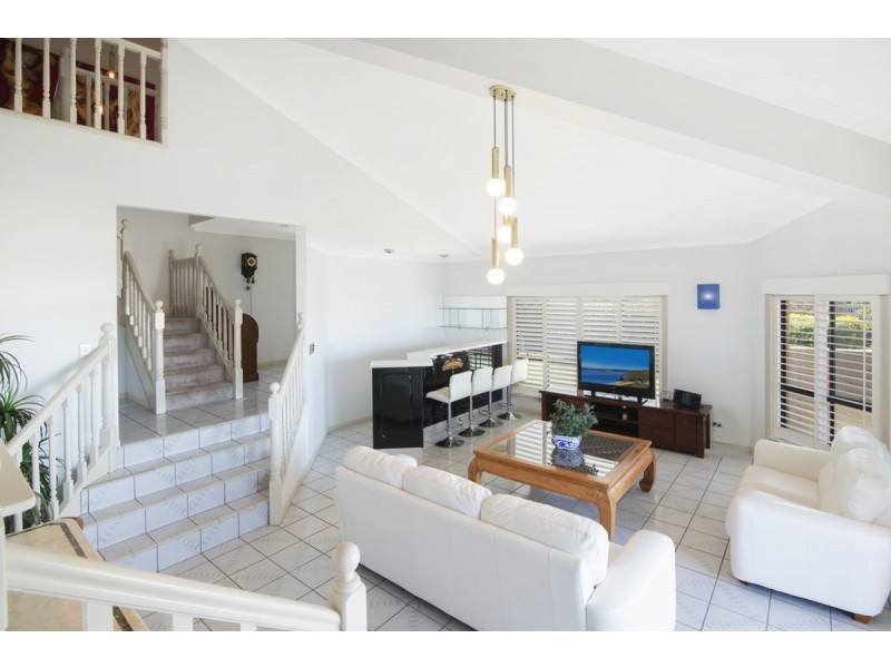 7 Renfrew Drive, Highland Park QLD 4211