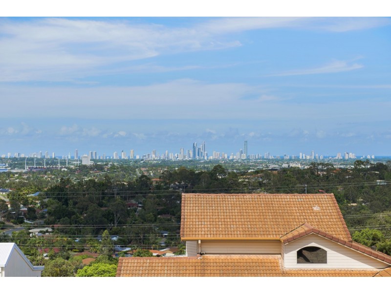 7 Renfrew Drive, Highland Park QLD 4211