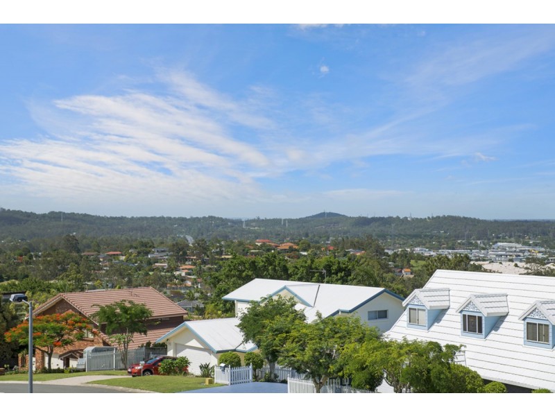 7 Renfrew Drive, Highland Park QLD 4211