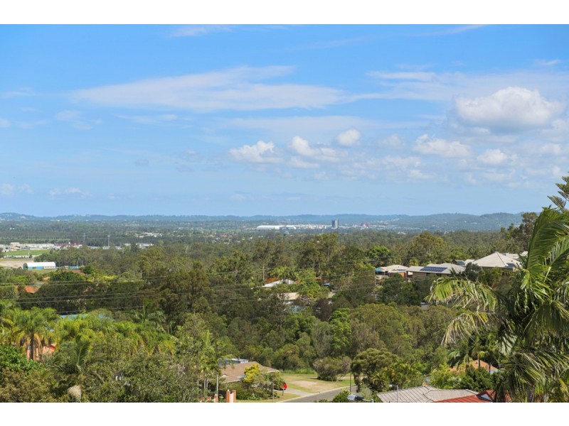 7 Renfrew Drive, Highland Park QLD 4211