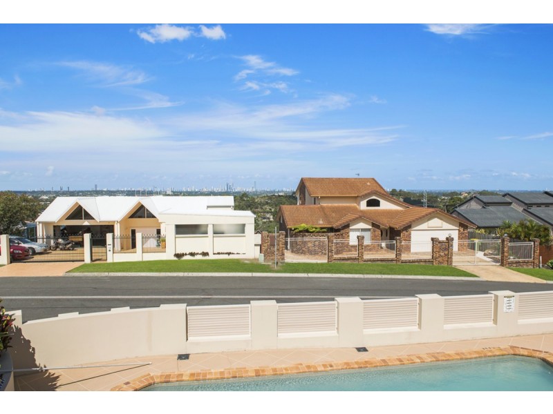 7 Renfrew Drive, Highland Park QLD 4211