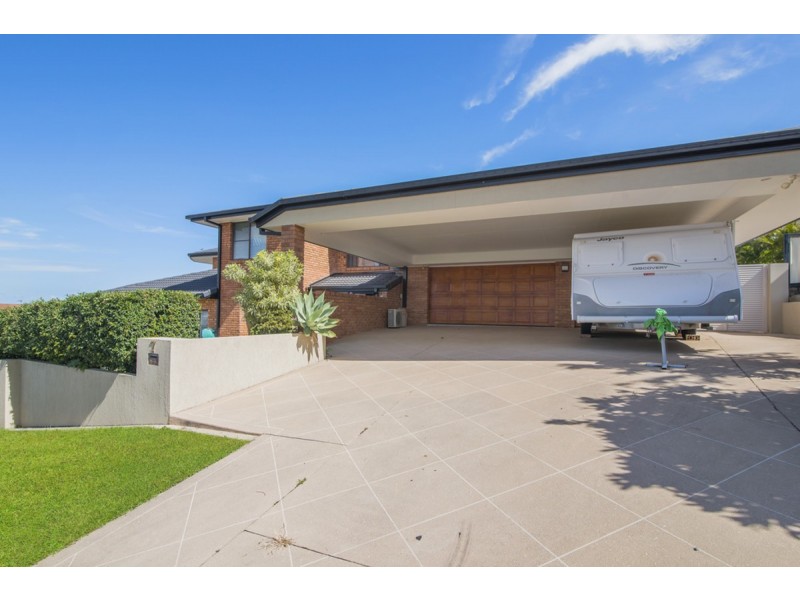 7 Renfrew Drive, Highland Park QLD 4211