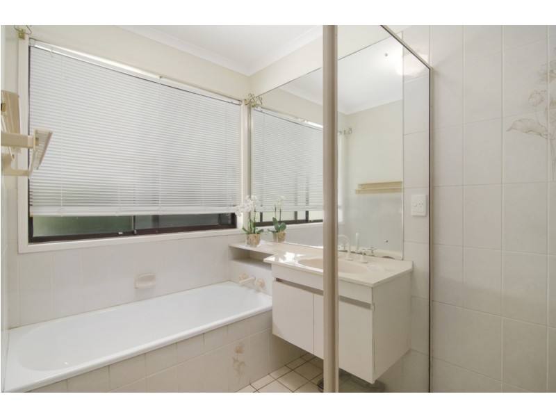 10 Rorymor Court, Highland Park QLD 4211