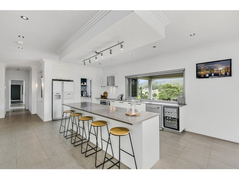 14 Bush Knoll Place, Mount Nathan QLD 4211