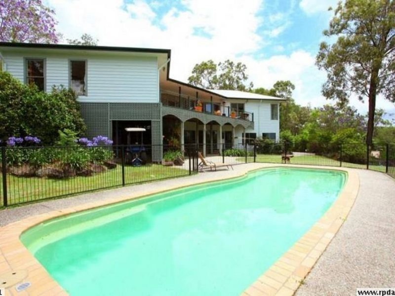 72 Castle Hill Drive South, Gaven QLD 4211